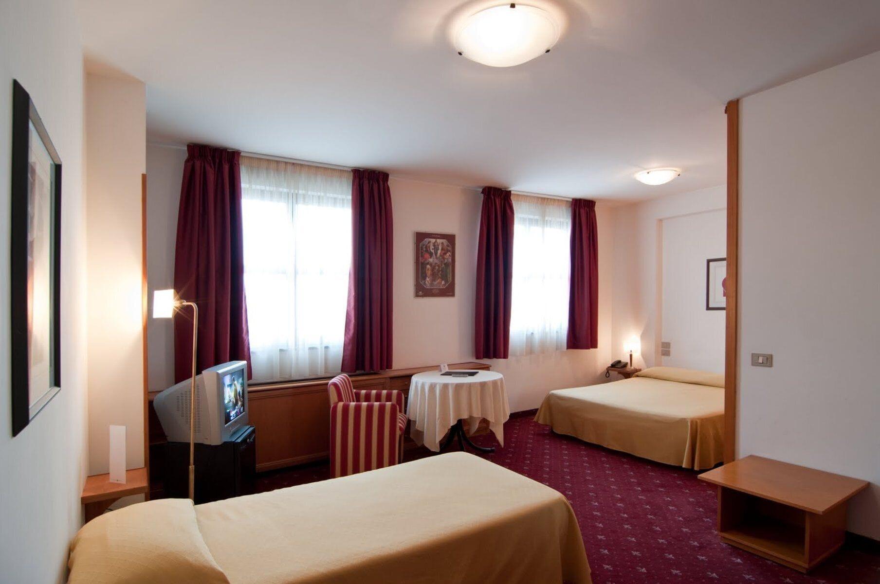 Hotel Perusia Perugia Oda fotoğraf